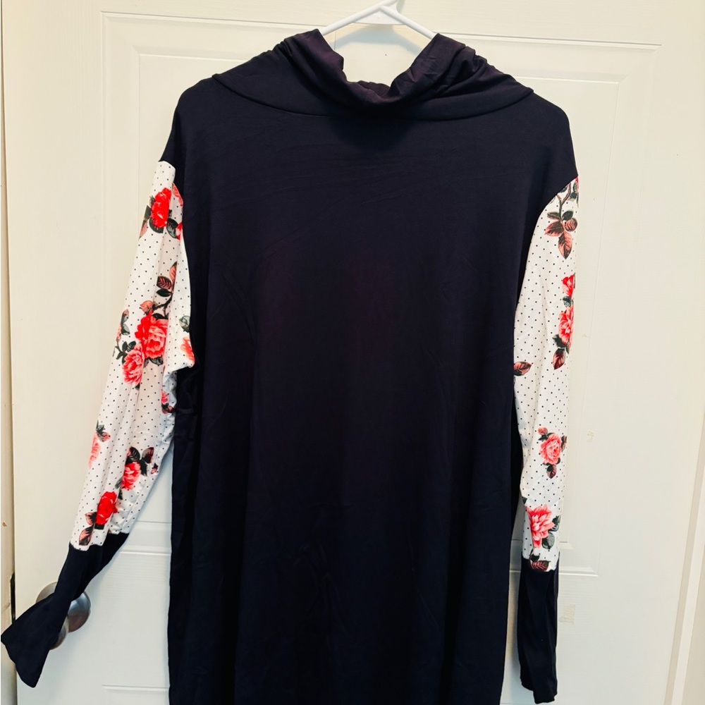 blouse - Picture 3 of 3